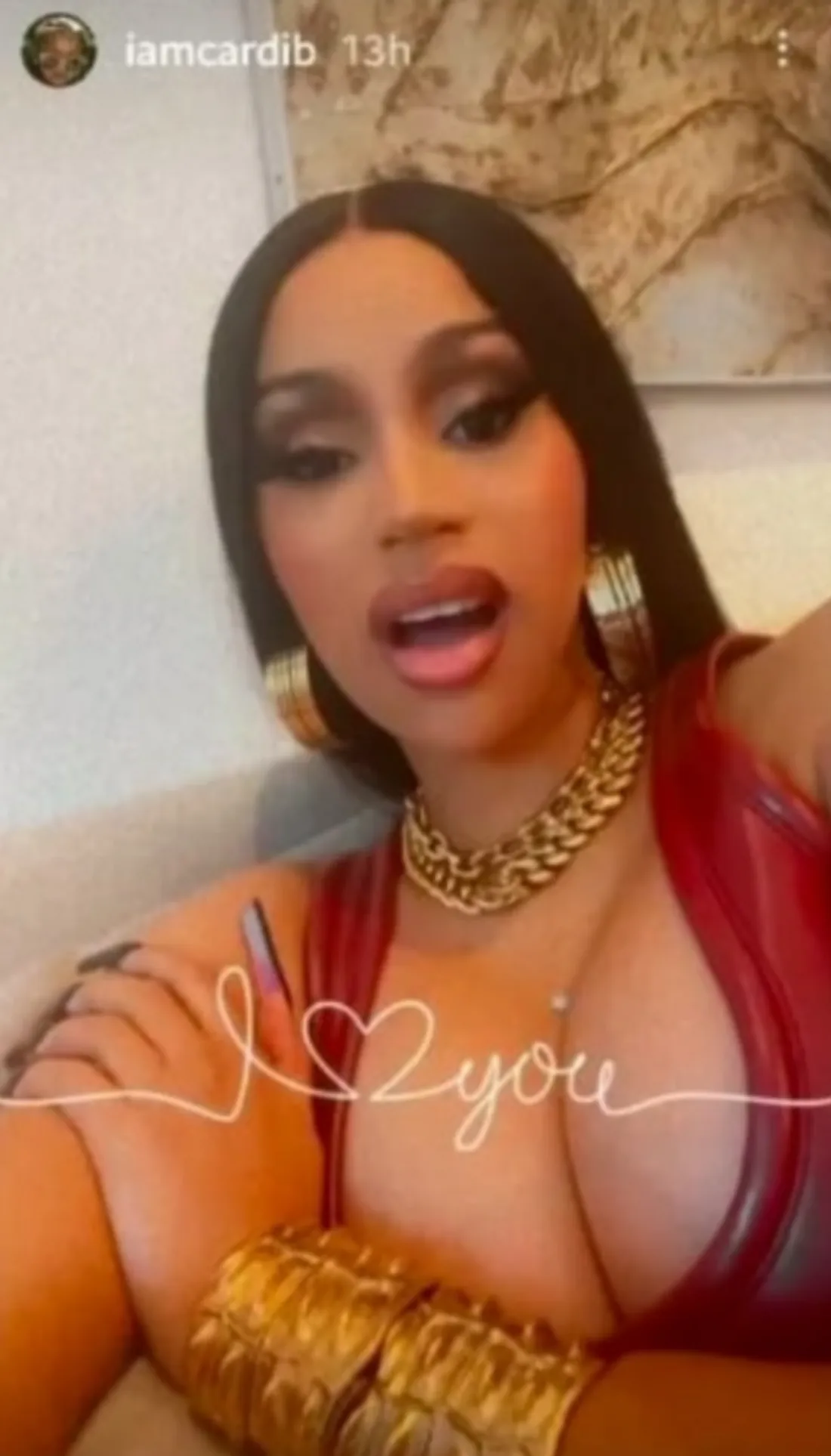 Cardi B s'est fait refaire le nez ! 